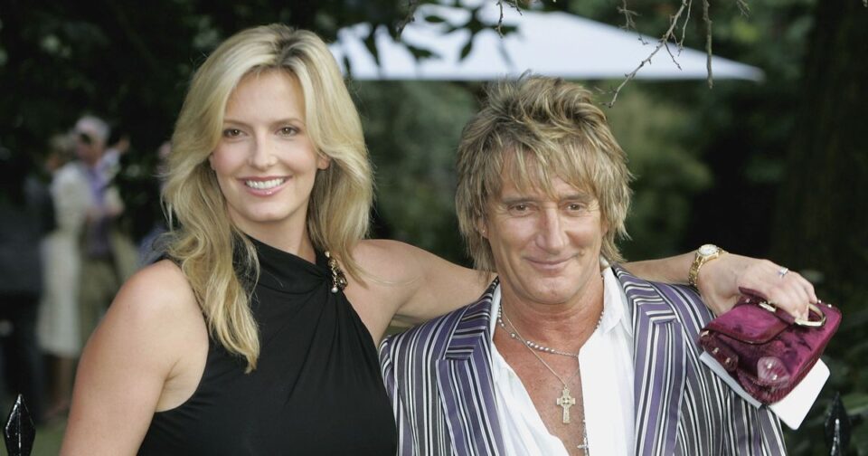 Rod Stewart and Penny Lancater being entertained by London magician Roberto forzoni